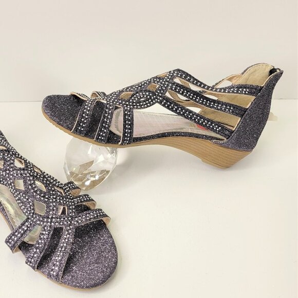 SIZE 7 Silver Glitter Grey Tone Wedge Sandals Low Heels Flats Open Toe NEW - Picture 2 of 12